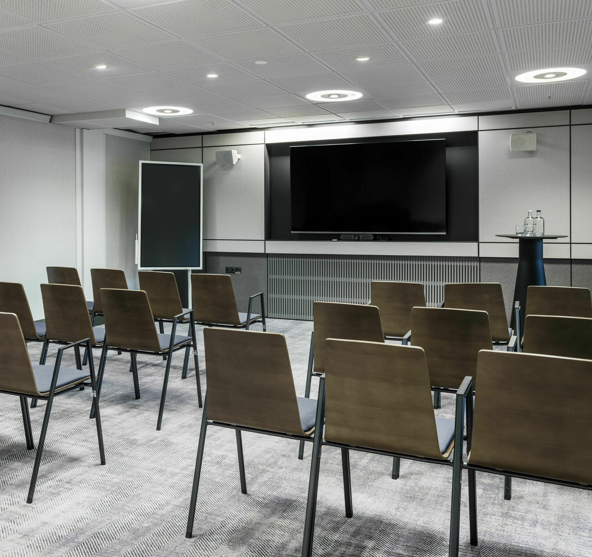 Radisson Blu Royal Viking Hotel, Stoccolma Esterno foto Meeting room with a screen